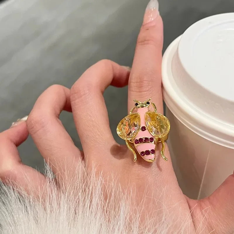 Women’s bee ring in pink