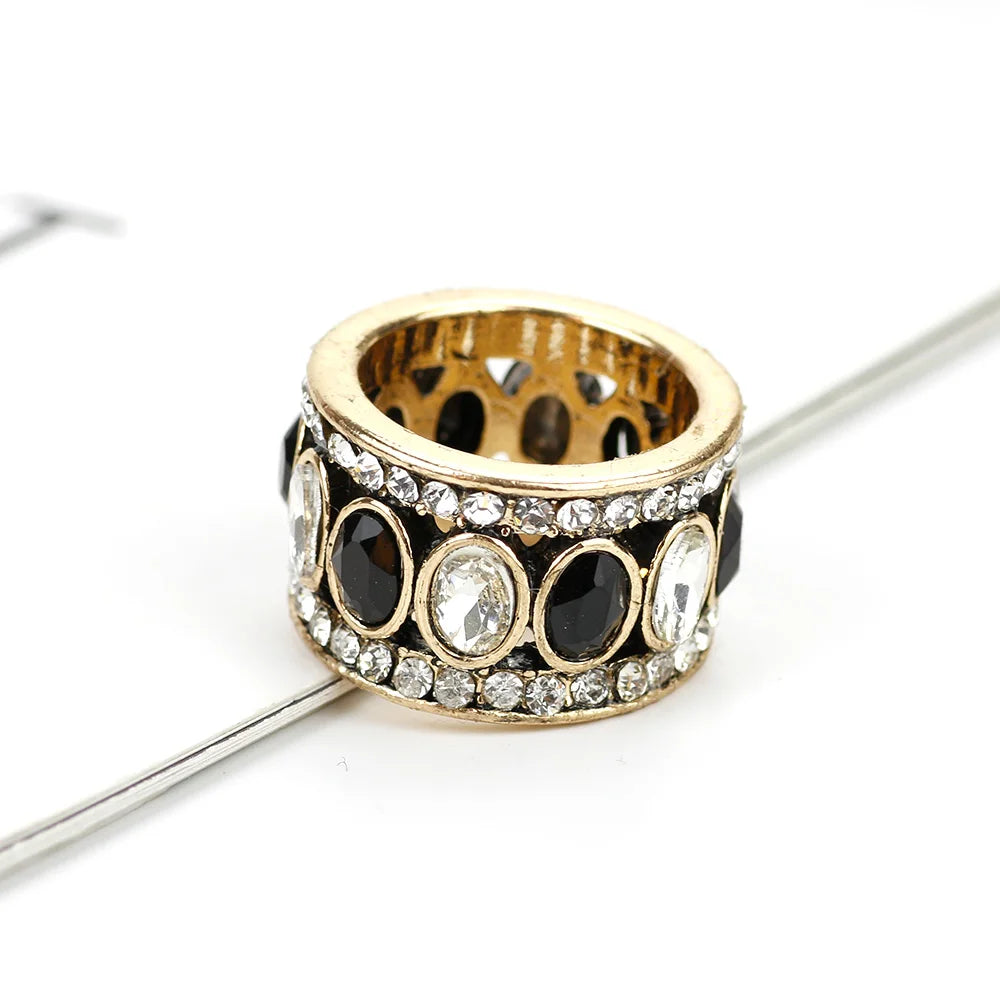 Ethnic Oriental-Style Ring in Black and White