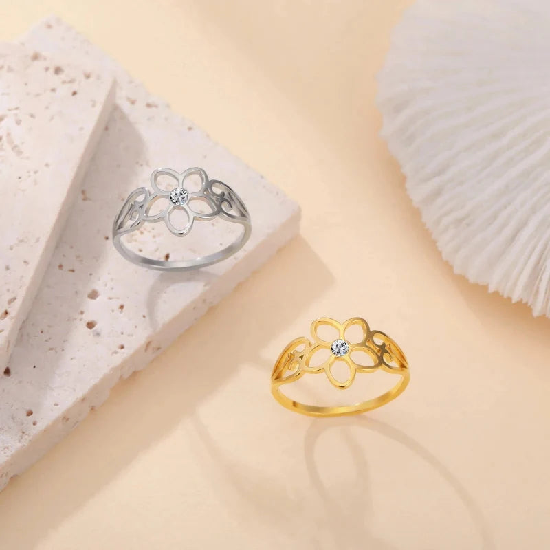 5-Petal Flower Ring with Zircon, Silver