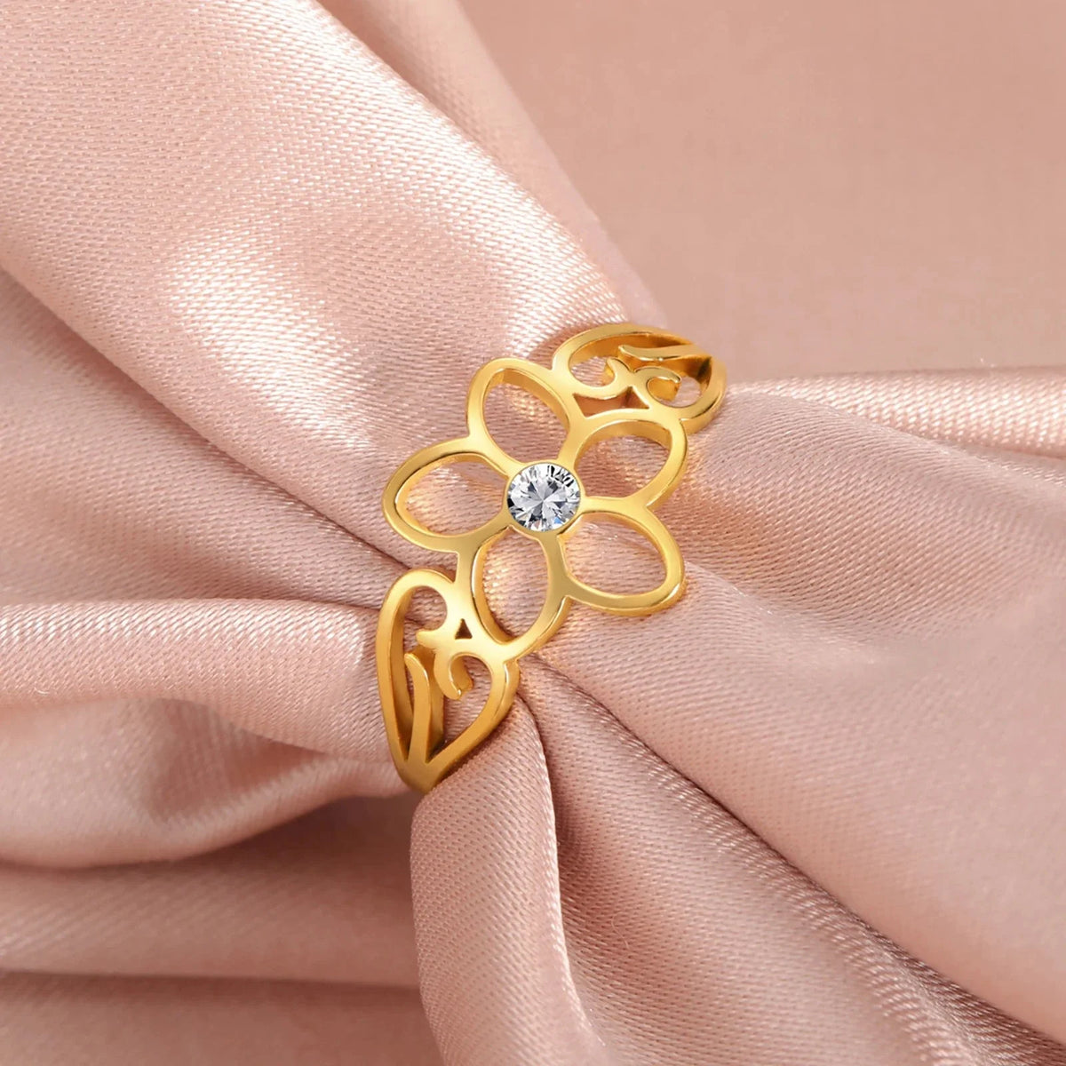 5-Petal Flower Ring with Zircon, Gold
