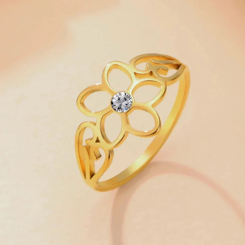 5-Petal Flower Ring with Zircon, Gold
