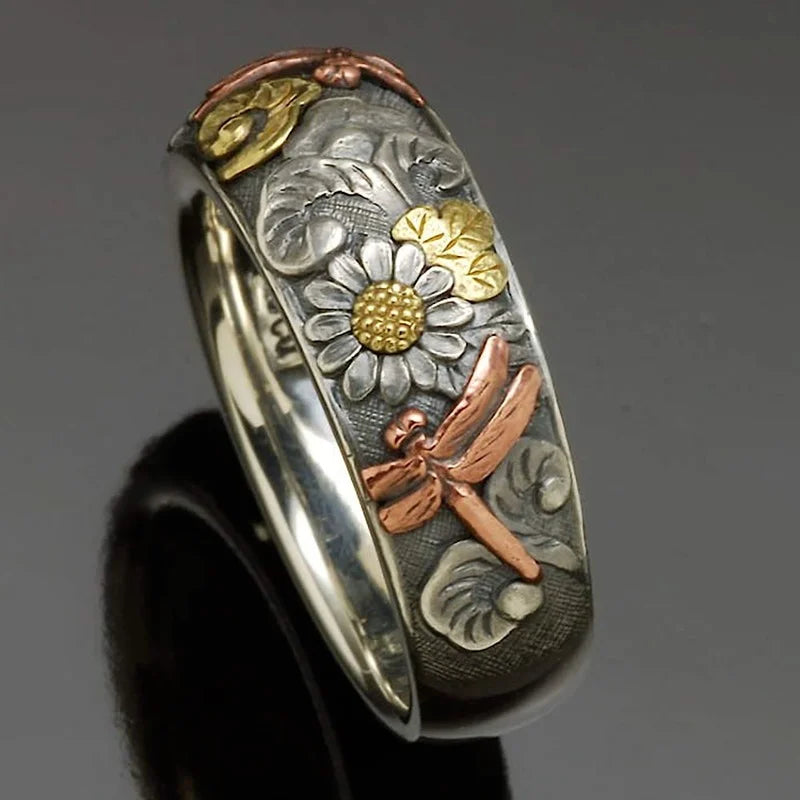 Vintage-Style Flower Band Ring