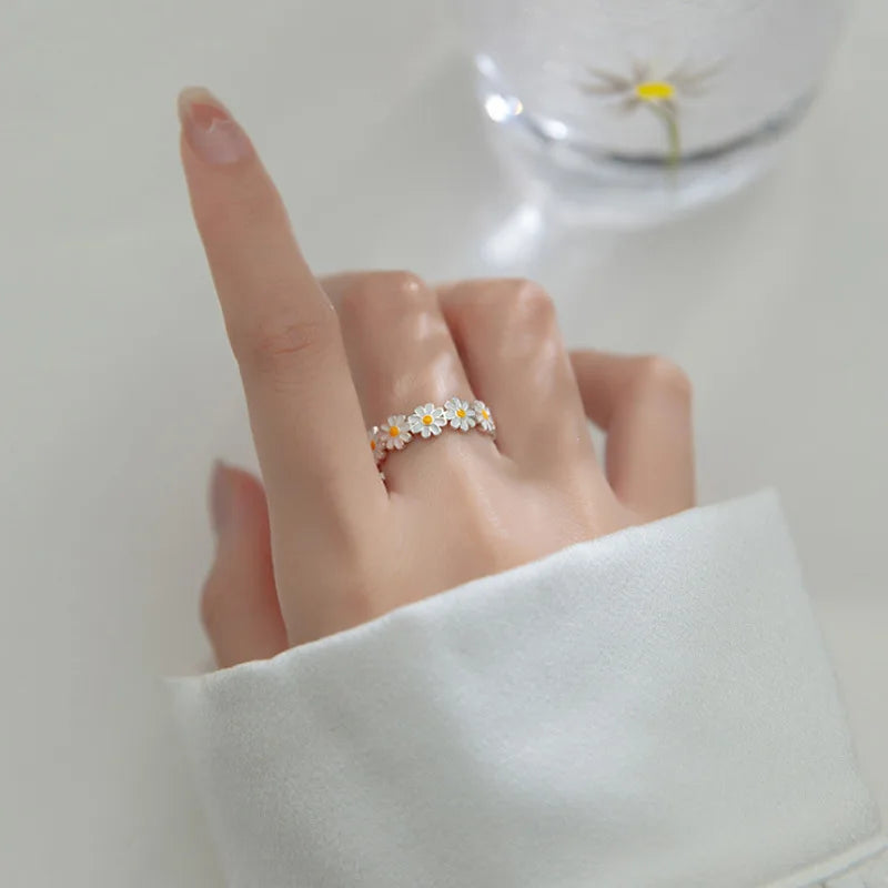 Daisy Flower Band Ring