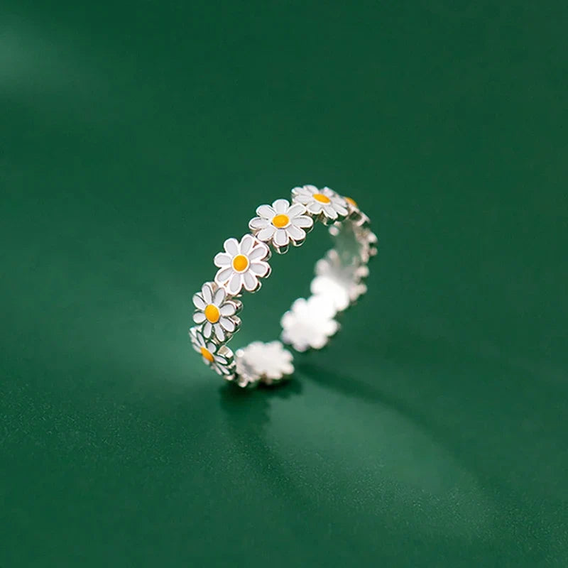Daisy Flower Band Ring