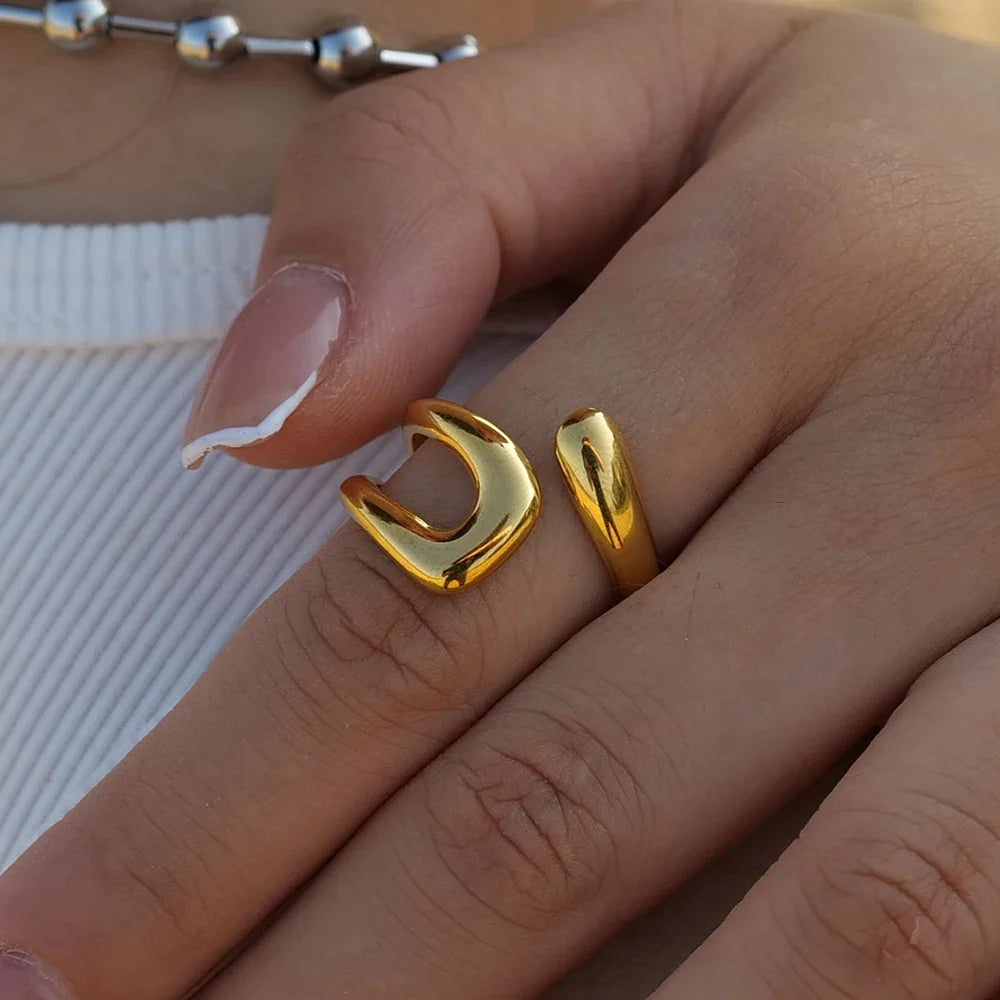 Hollow Water Drop Band Ring Gold