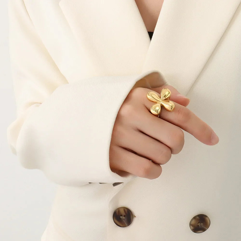 Vintage-Style Large Flower Band Ring