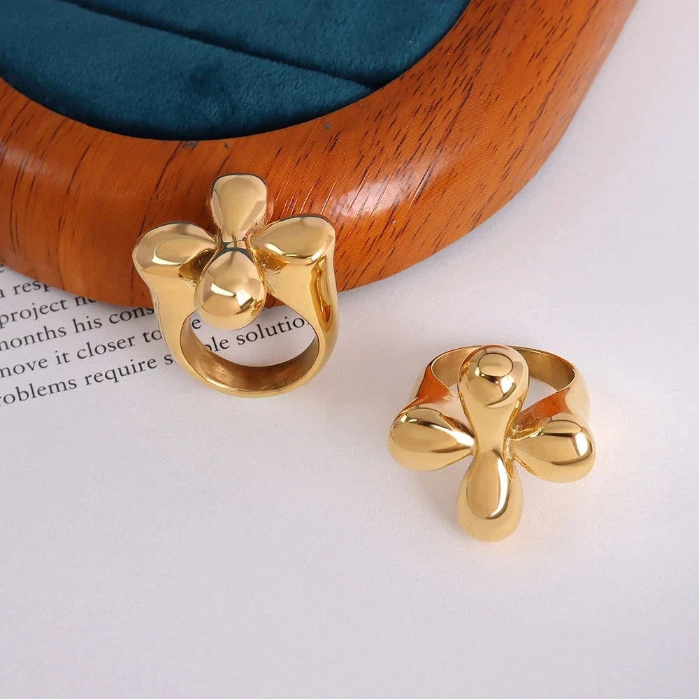 Vintage-Style Large Flower Band Ring
