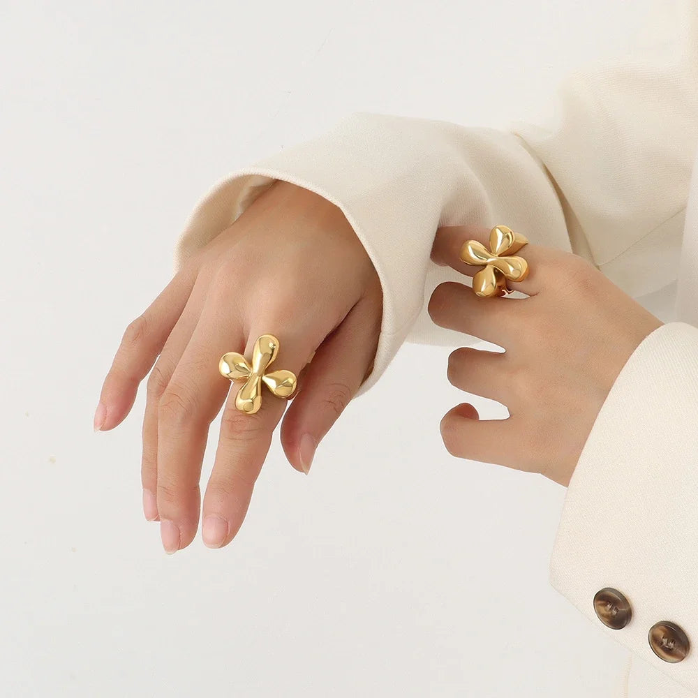Vintage-Style Large Flower Band Ring