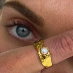 Women's Band Ring with Pearl