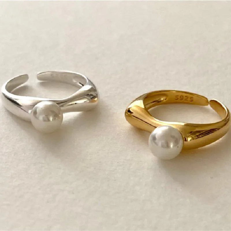 Women's Band Ring with White Pearl silver