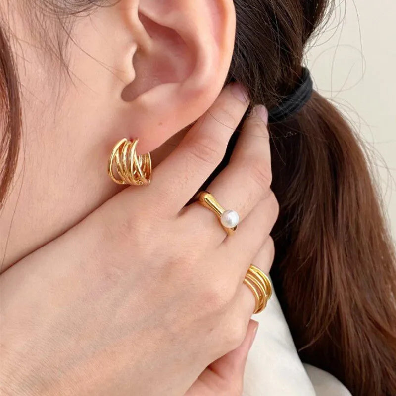 Women's Band Ring with White Pearl gold