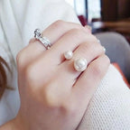 Retro-Style Band Ring with White Pearls