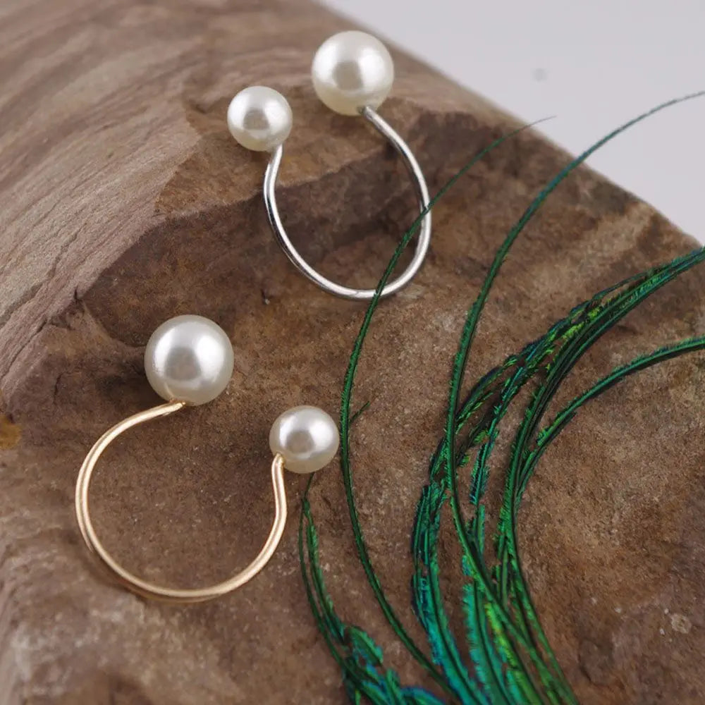 Retro-Style Band Ring with White Pearls silver
