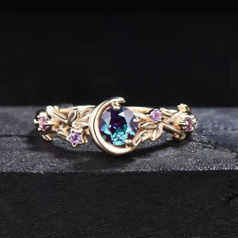 Moon Crescent and Cubic Zirconia Ring in Gold