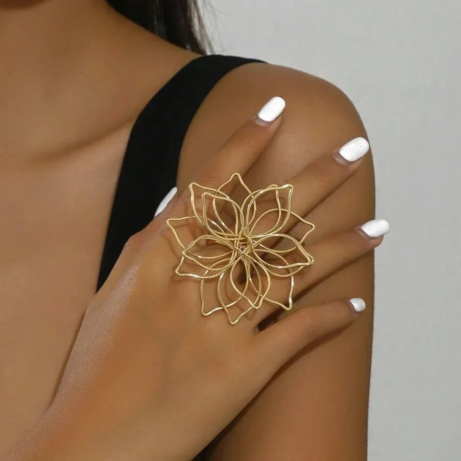 Ring with Large Flower 