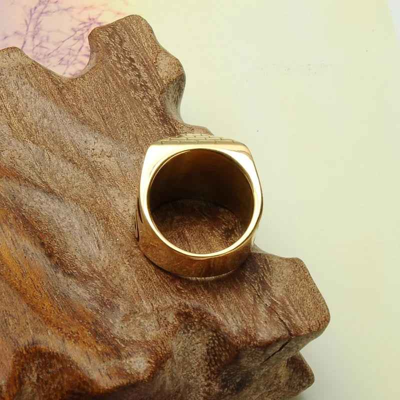 Ring with Egyptian Pyramid