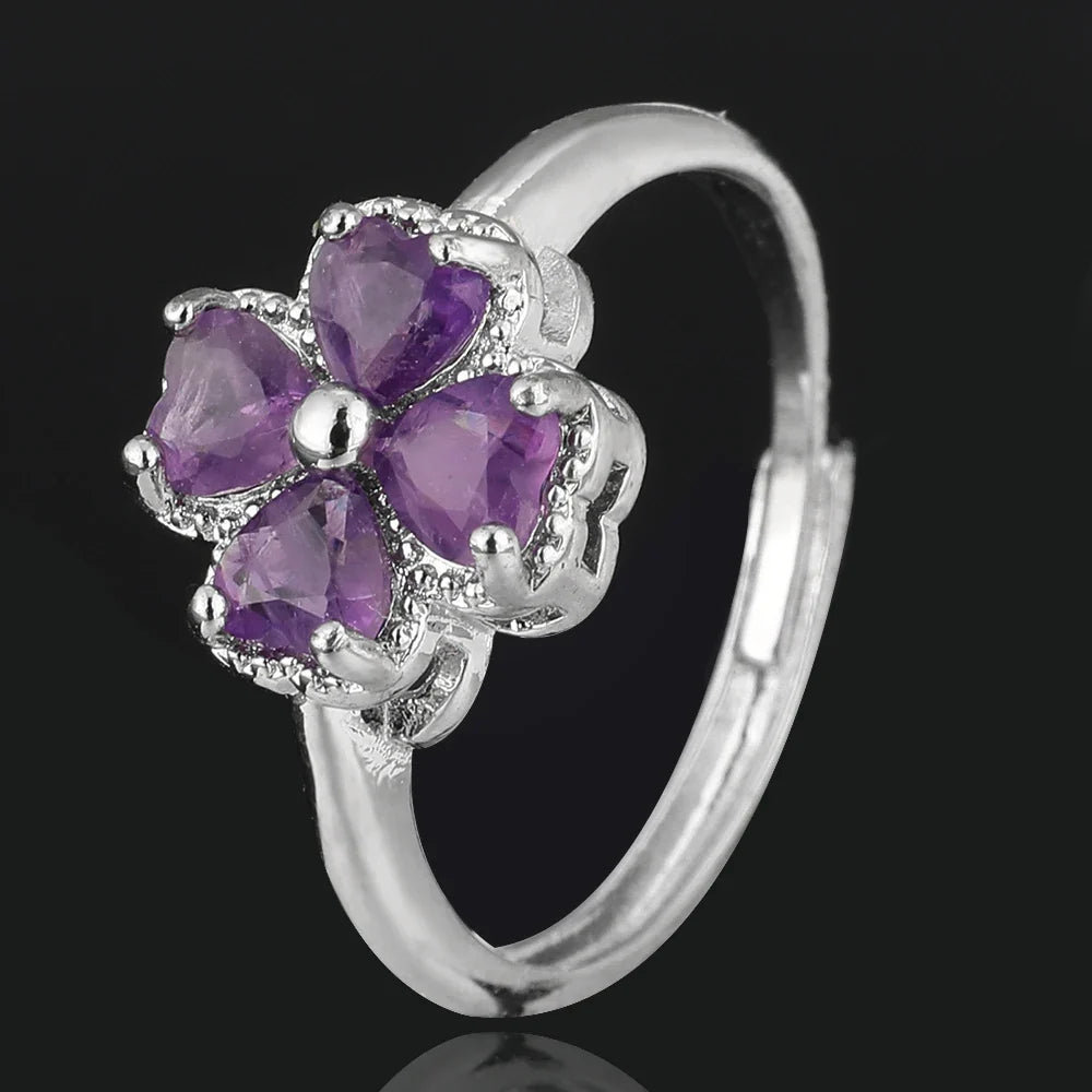 Ring with Four-Leaf Clover in Amethyst Stone
