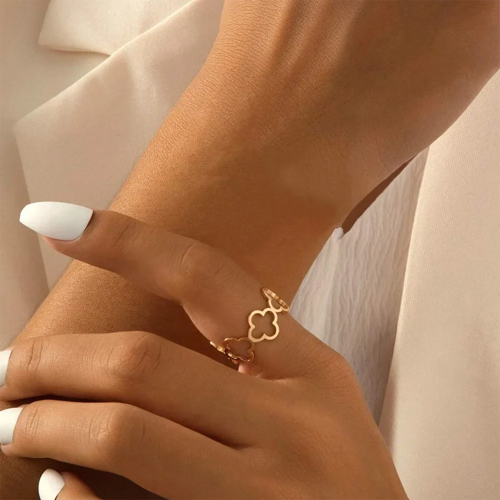 Ring with Lucky Four-Leaf Clovers gold