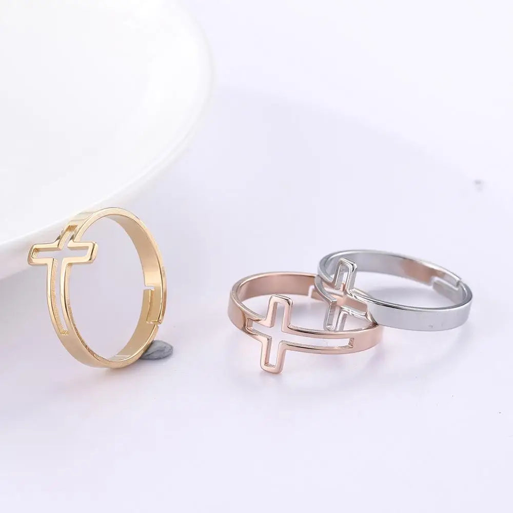 Discreet Cross Ring