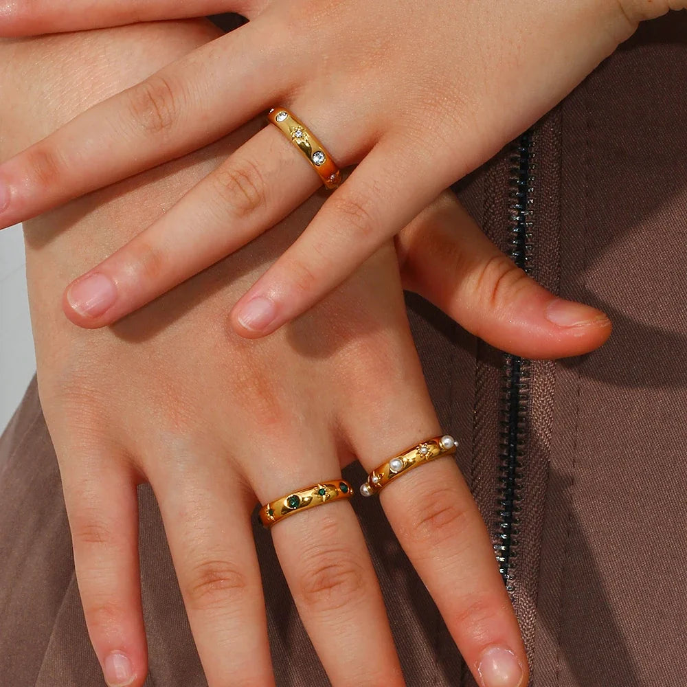 Style Ring with Pearls and Zircon 2