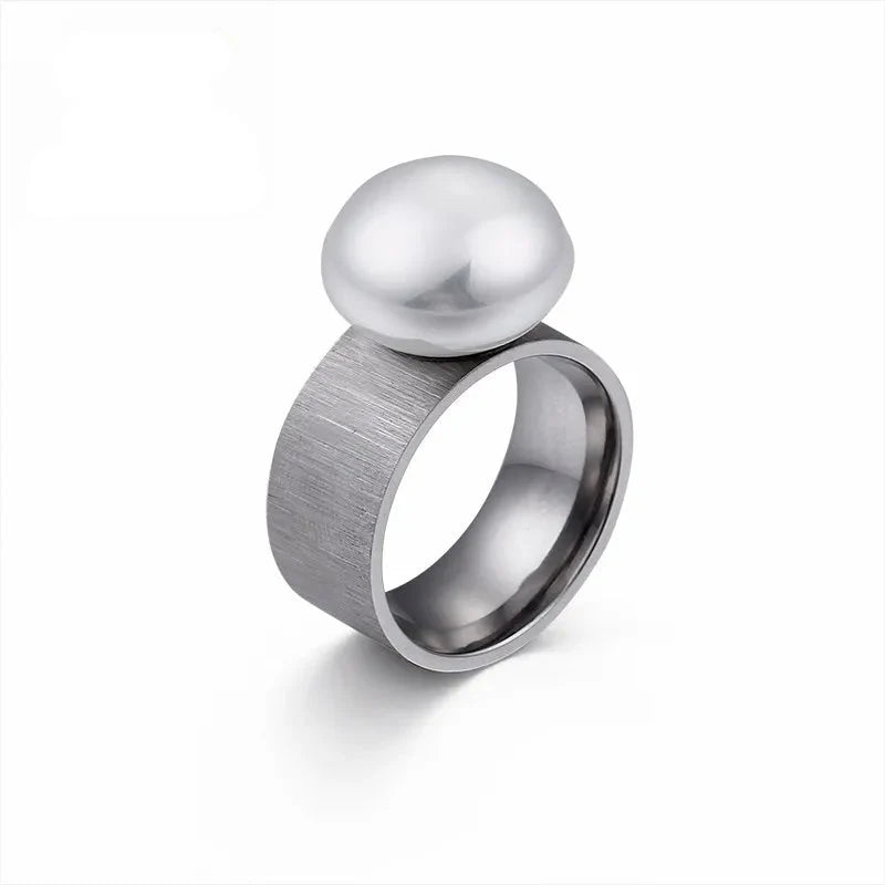 Retro-Style Ring with White Pearl Silver