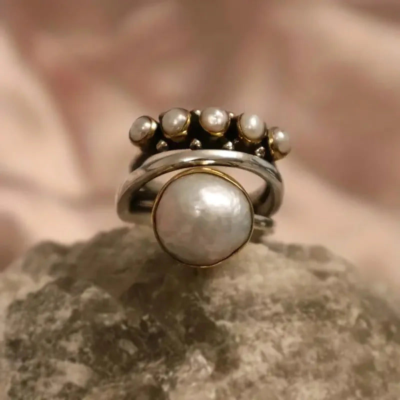Vintage-Style Ring with Pearl