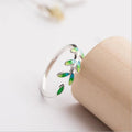 Elegant Ring with Laurel Leaf