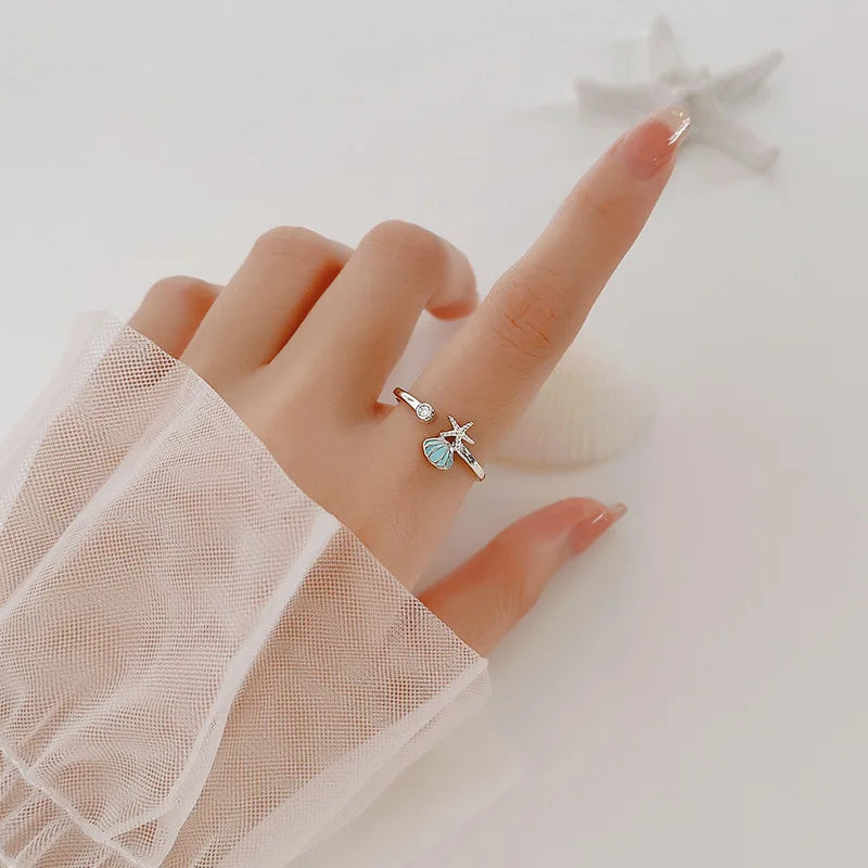 Starfish, Scallop Shell, and Zircon Ring in Silver