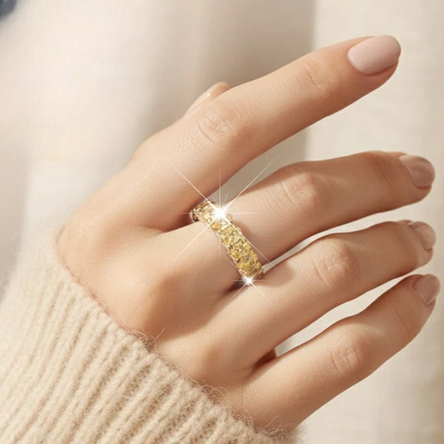 Full circle sparkling zircon ring