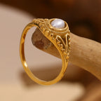 Vintage-Style Women's Ring with Pearl