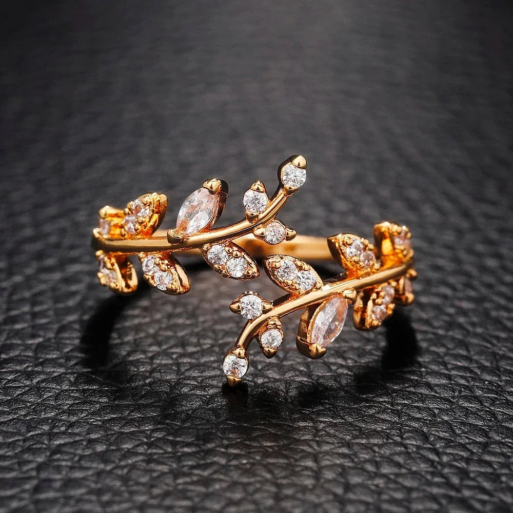 Autumn Zircon Laurel Leaf Ring in Gold