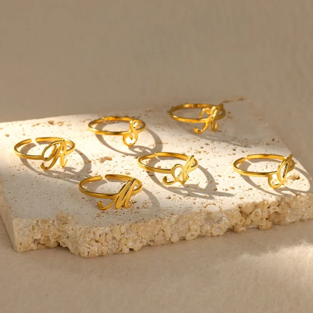 Delicate personalized ring with initial