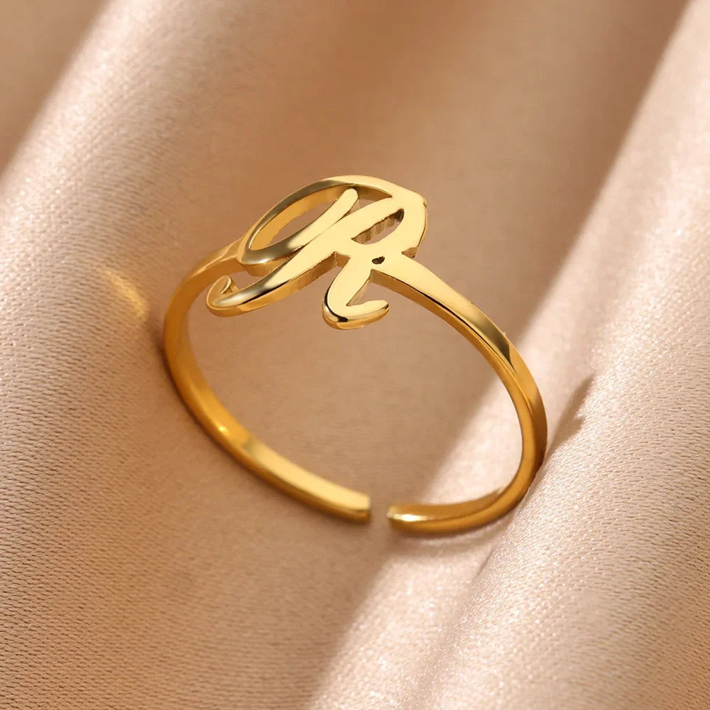 Delicate personalized ring with initial