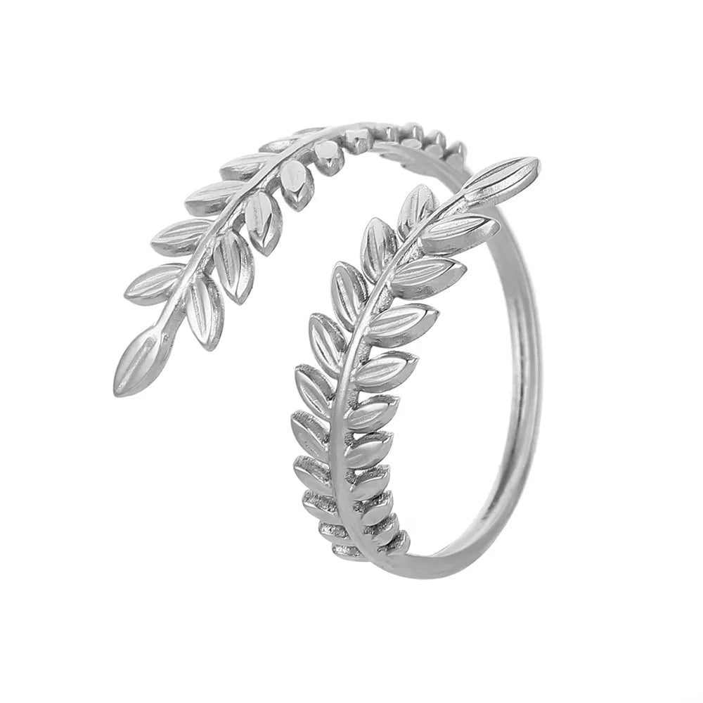 Autumn Laurel Leaf Ring in silver