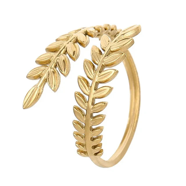 Autumn Laurel Leaf Ring in gold