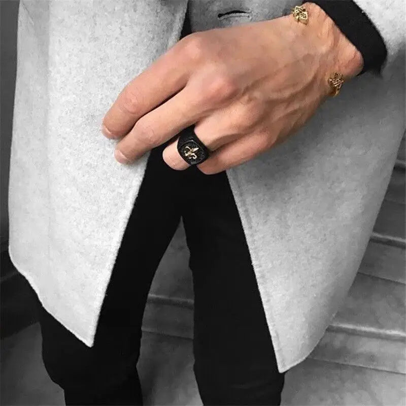 Fleur-de-Lis Signet Ring