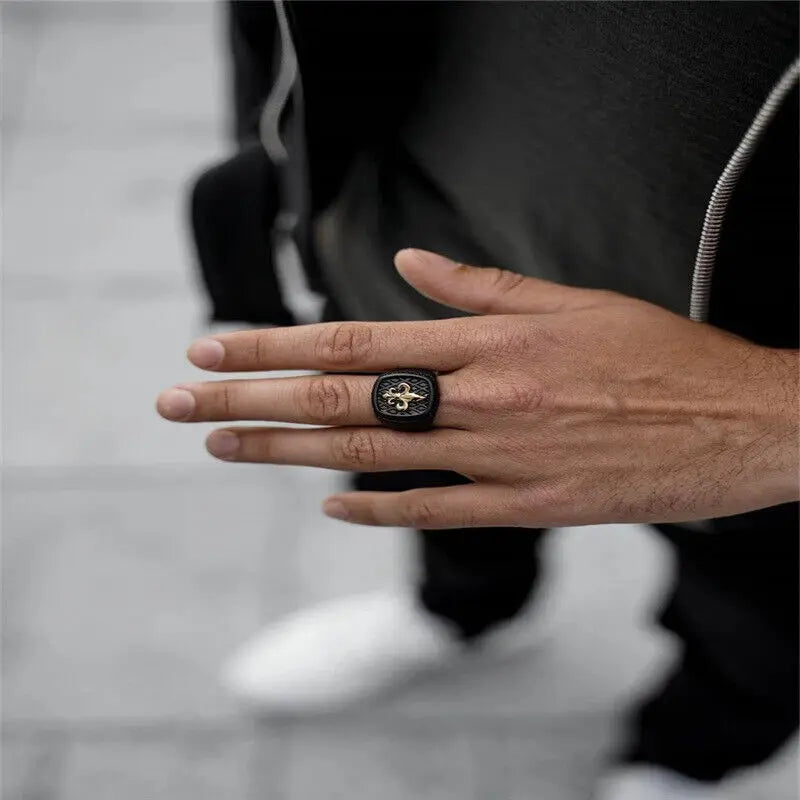Fleur-de-Lis Signet Ring Silver