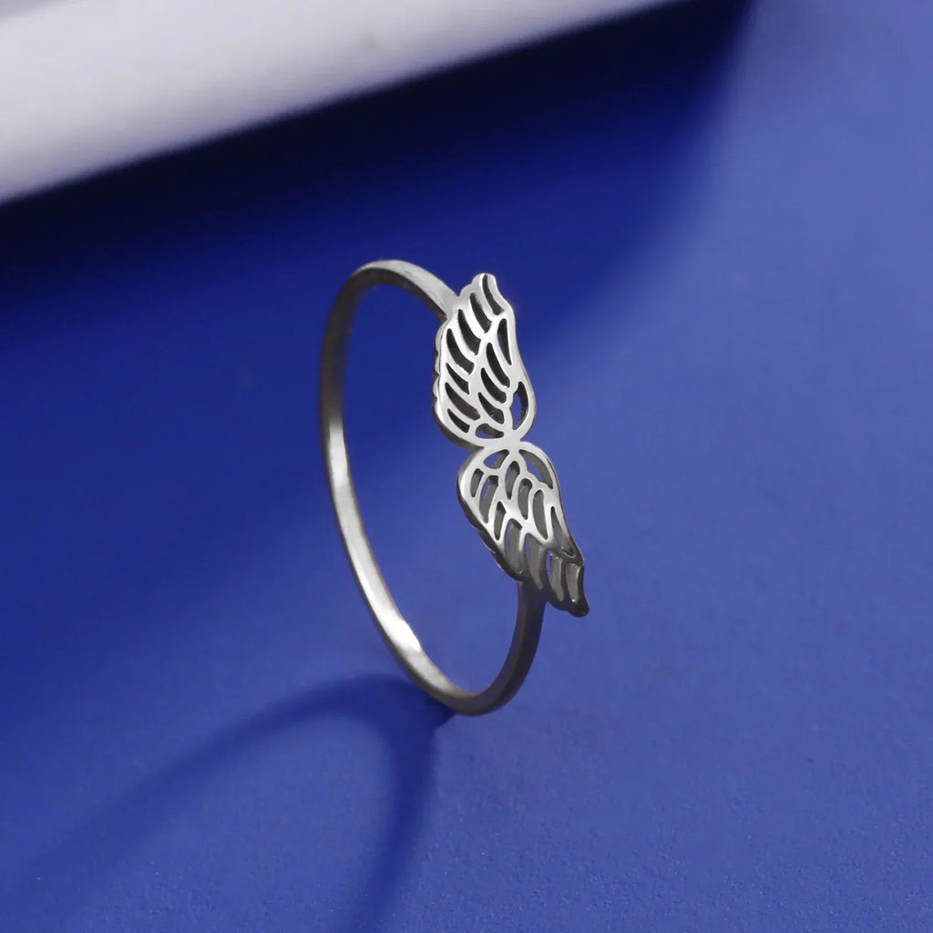 Women’s angel wings ring silver