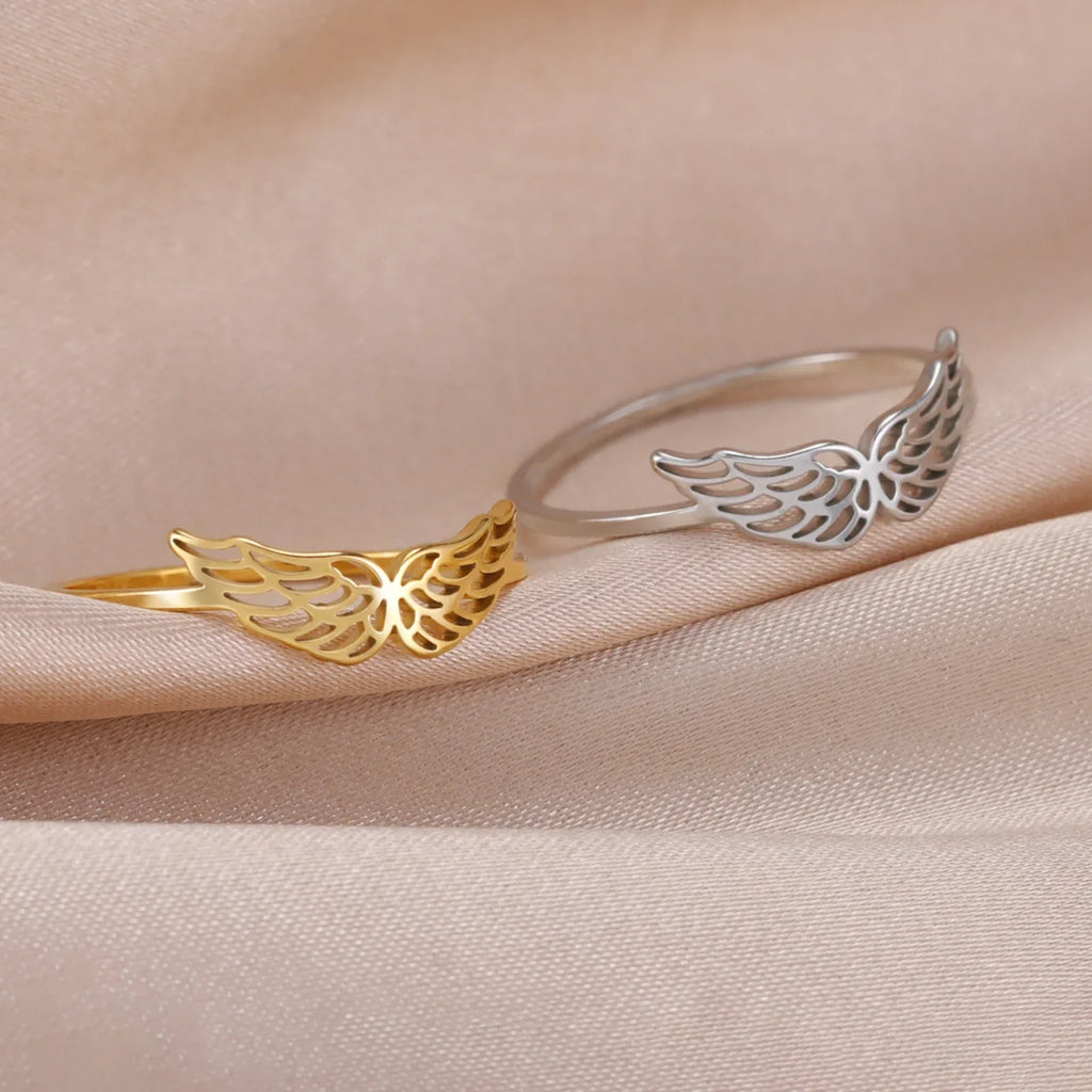 Women’s angel wings ring gold