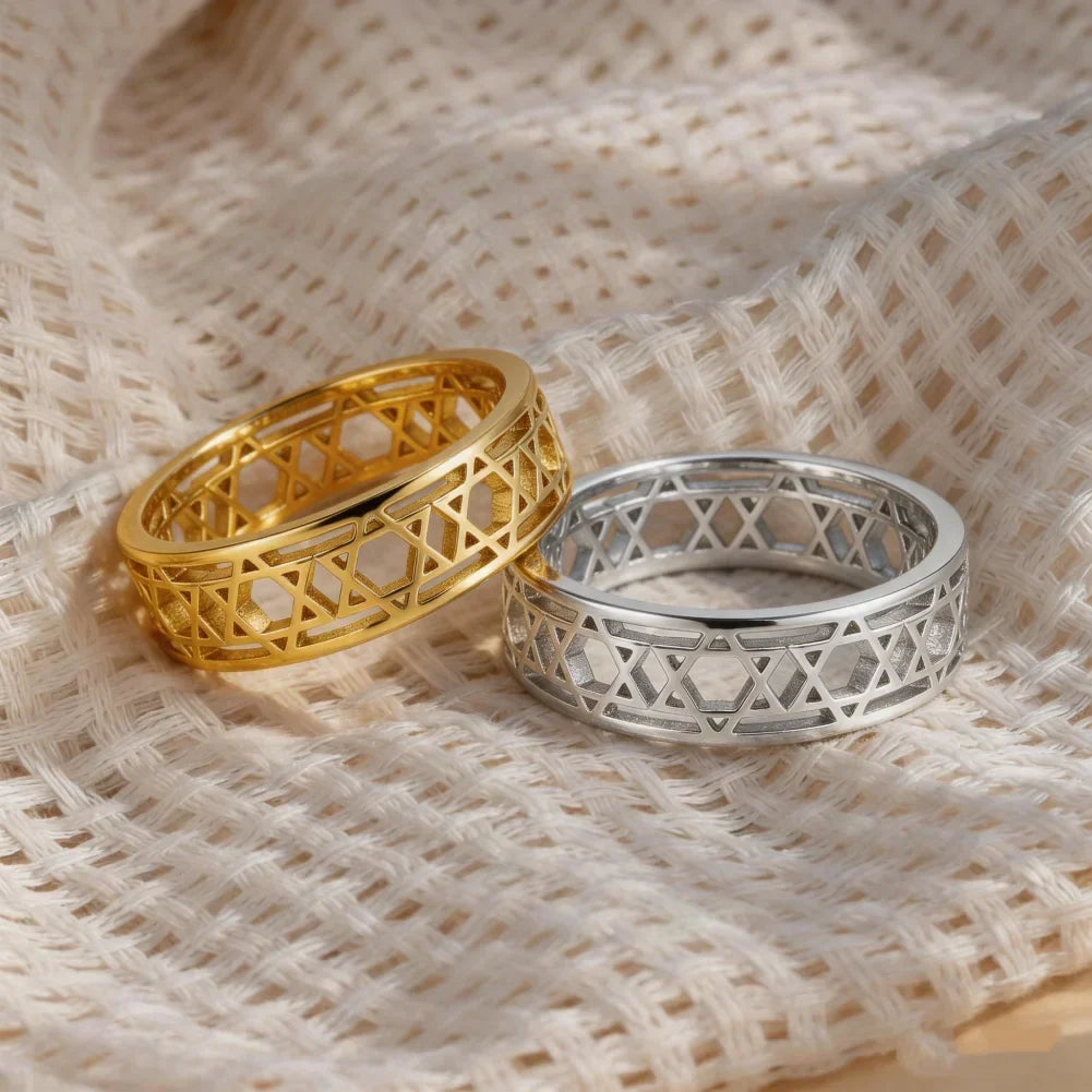 Women's ring with Jewish symbolic Star of David 