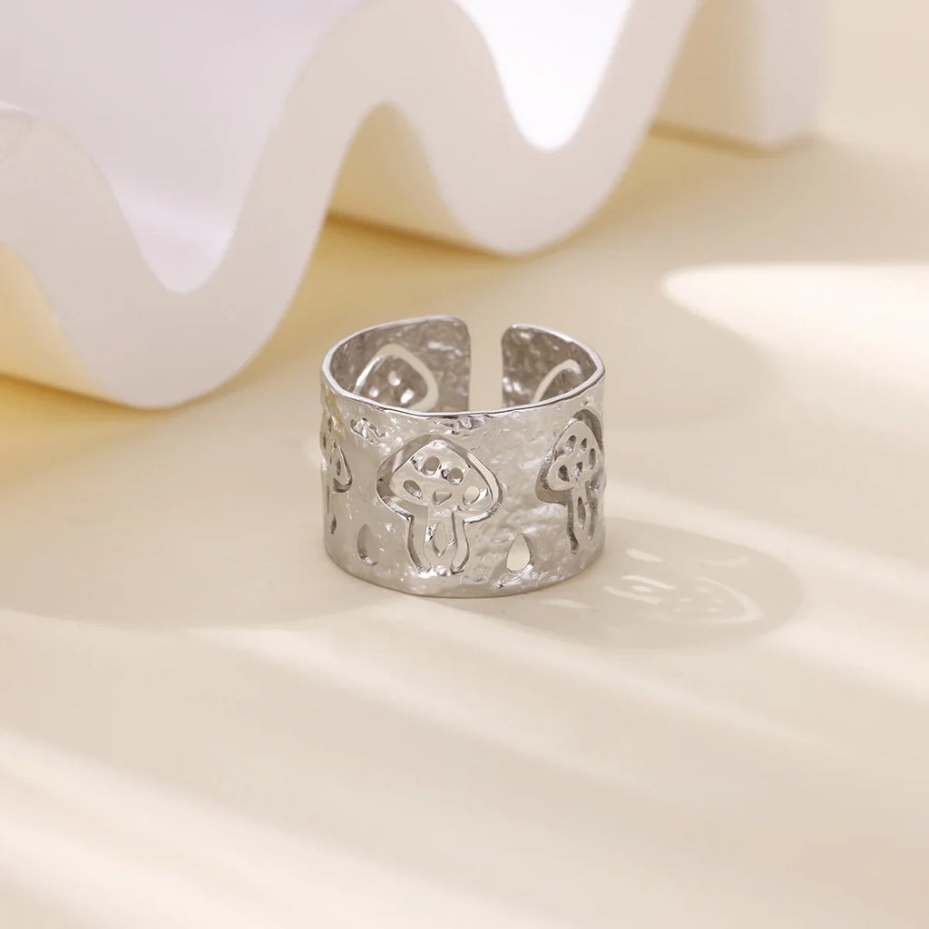 Retro Mushroom Ring in Silver