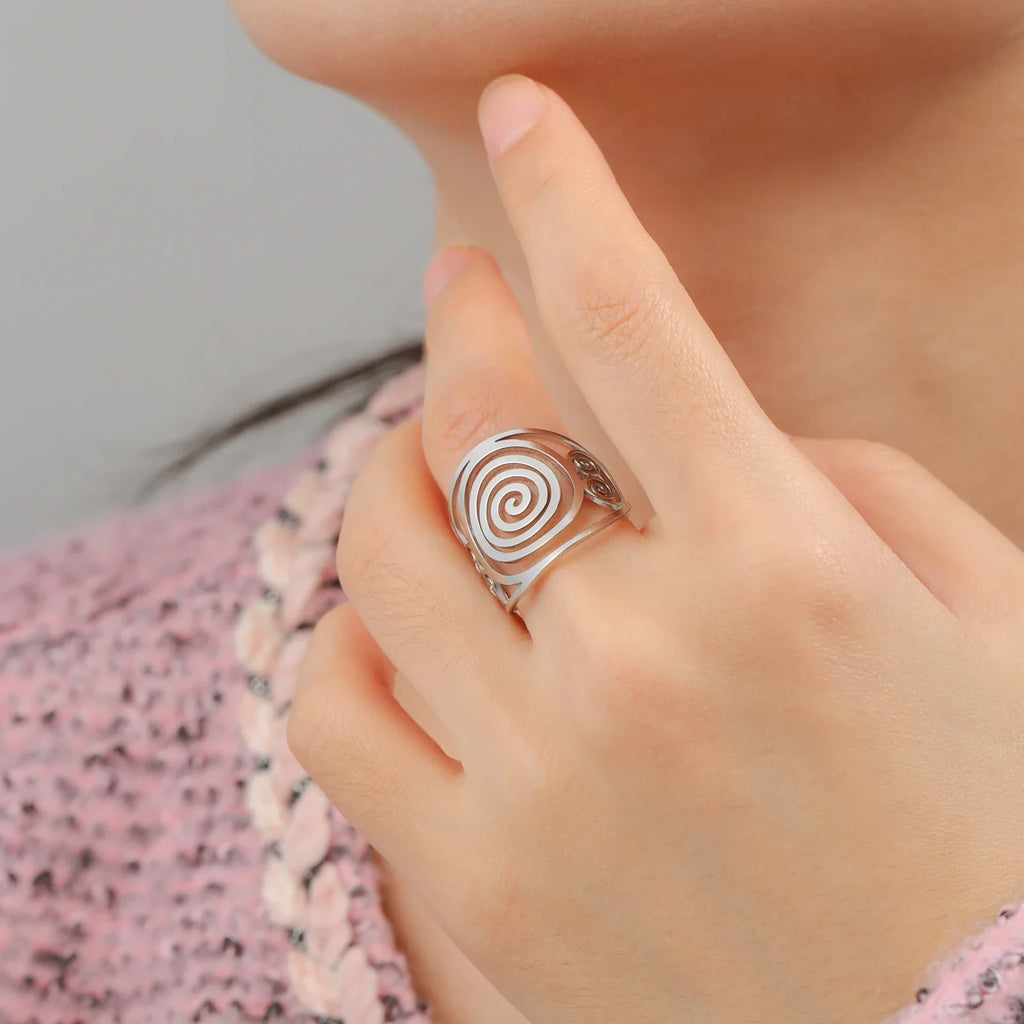 Wide spiral ring for women in silver