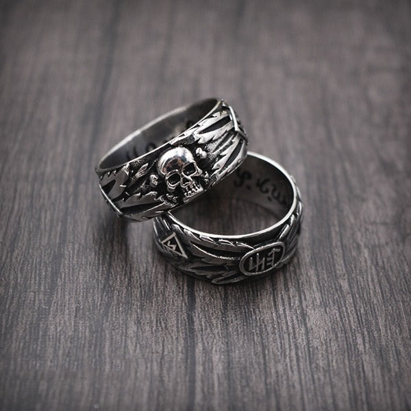 Punk-Style Skull Ring