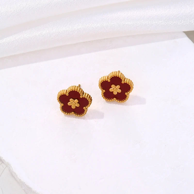 Five-Leaf Clover Stud Earrings red