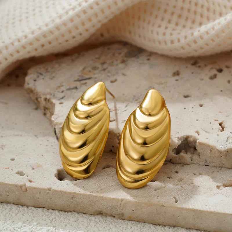 Mussel Shell Stud Earrings