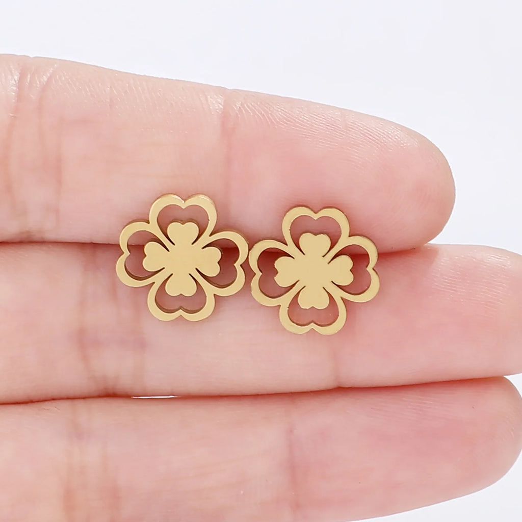 Four-Leaf Clover Leaf Stud Earrings in gold