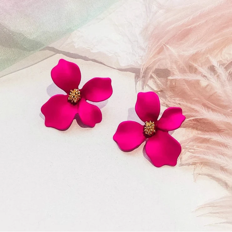 Four-Petal Flower Stud Earrings dark pink