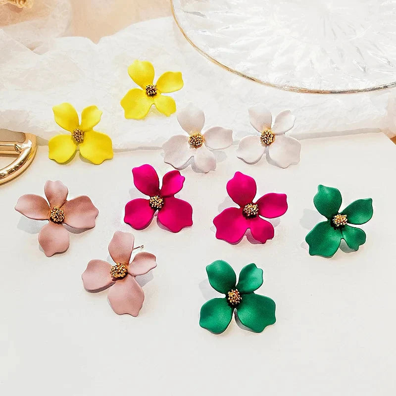 Four-Petal Flower Stud Earrings pink