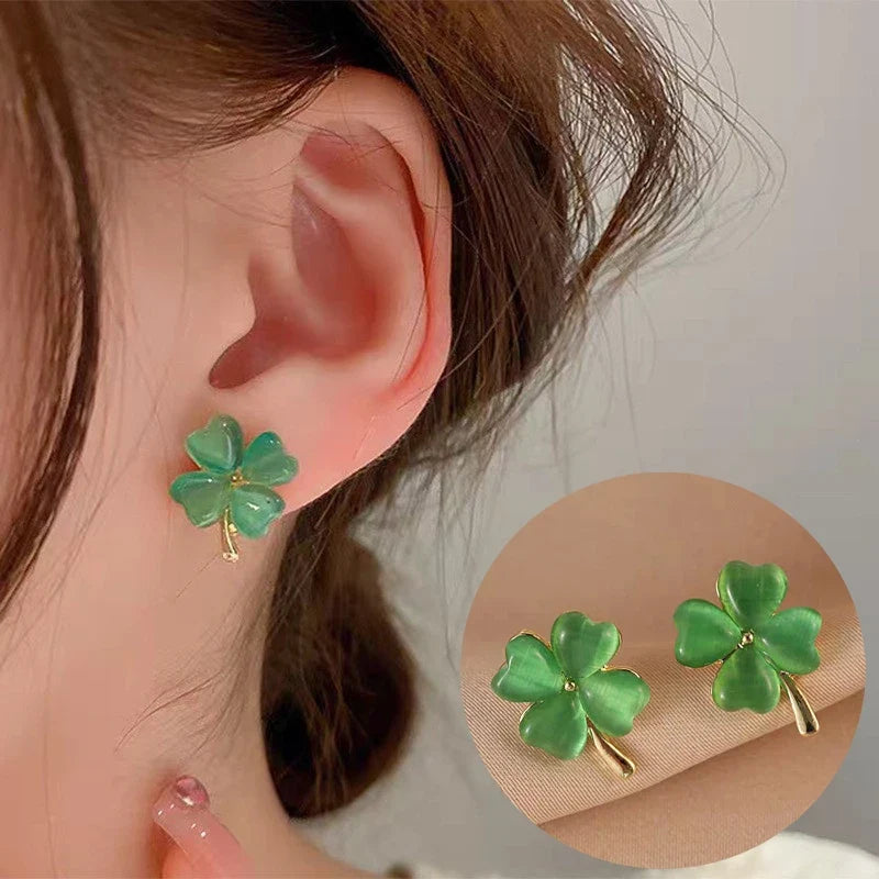Four-Leaf Clover Stud Earrings in Green