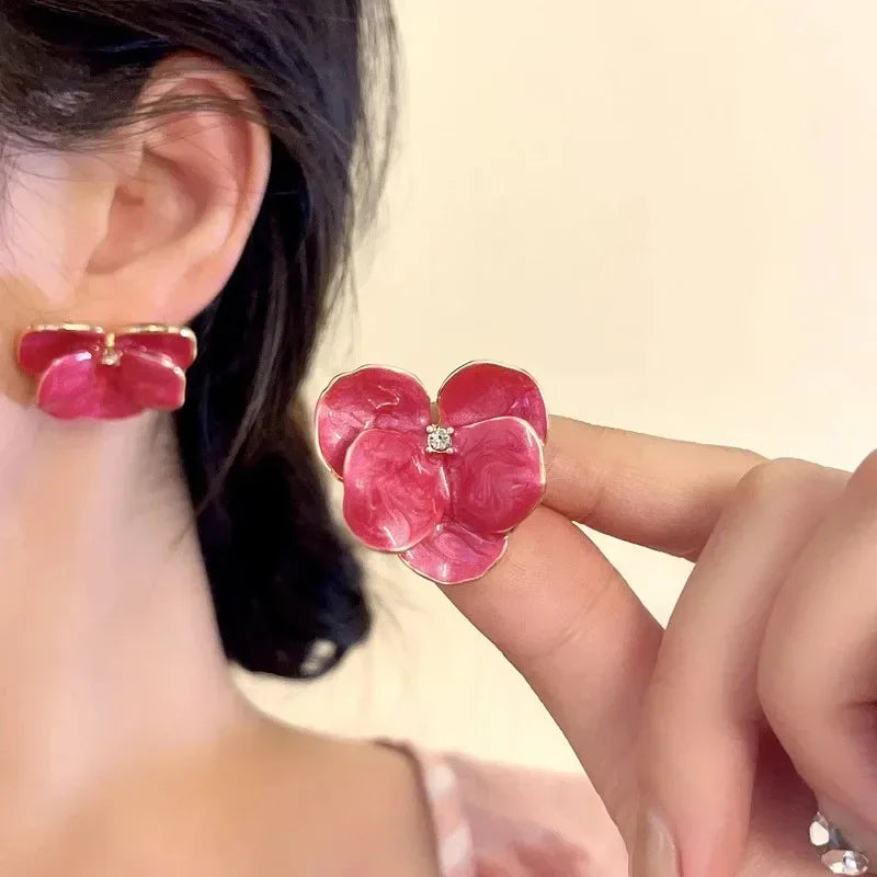 Four-Petal Flower Stud Earrings red